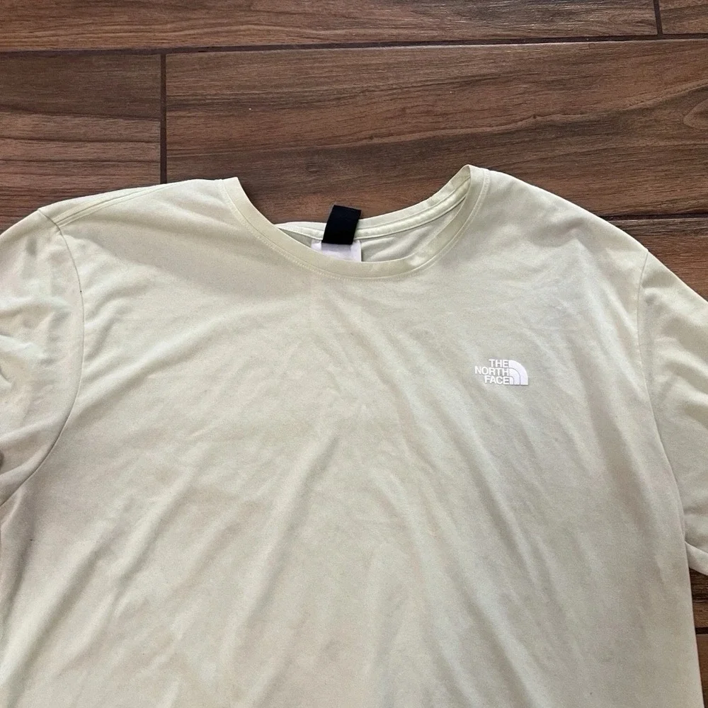 The North Face Circular Design Performance T Shirt Men's L Cream Short Sleeve